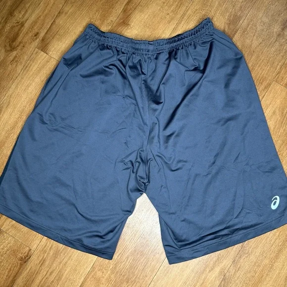 Asics Men's Gray Performance Shorts - Picture 2 of 3
